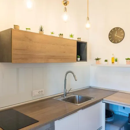 A Look At Ortigia - Bright Apartment