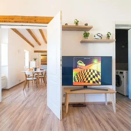 A Look At Ortigia - Bright Apartment