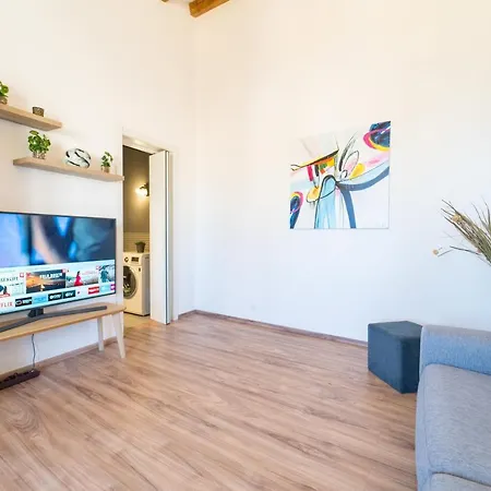 A Look At Ortigia - Bright Apartment *